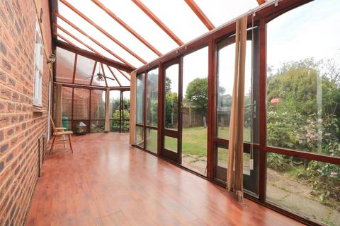 11 Armonde Close, Boreham, Chelmsford, CM3 3GA