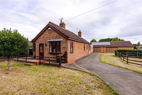 2 bedroom detached bungalow for sale, Butterwick Road, Messingham, Scunthorpe