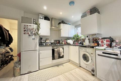 1 bedroom apartment for sale, Long Lane, London N3