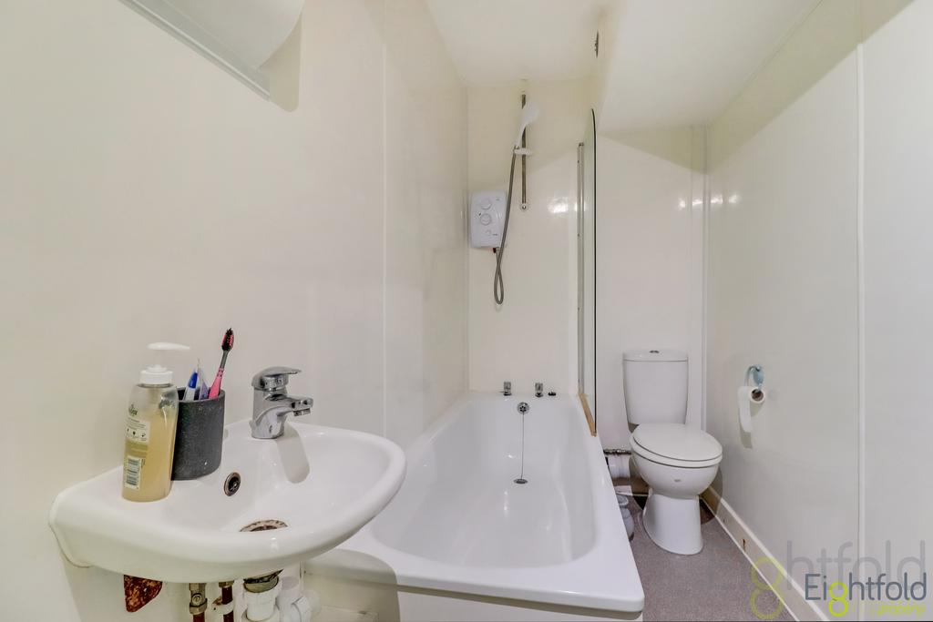 Flat-Bathroom