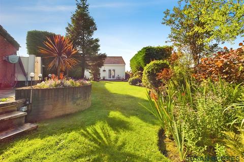 3 bedroom detached bungalow for sale, Holmfield Avenue, South Shields