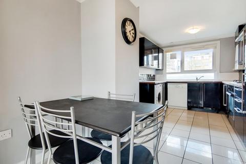 3 bedroom flat for sale, Yelverton Road, Battersea SW11