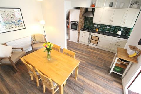 3 bedroom terraced house for sale, Derwent Avenue, East Barnet EN4