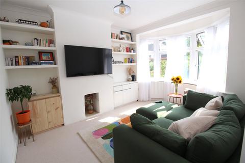 3 bedroom terraced house for sale, Derwent Avenue, East Barnet EN4