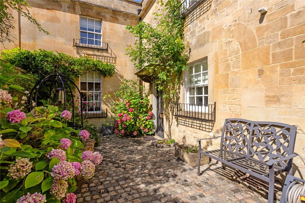 Courtyard Garden