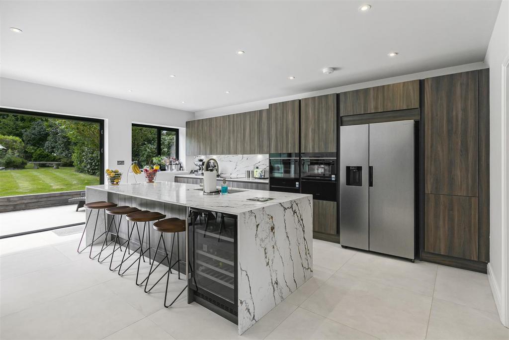 Links Drive, Radlett 3 bed chalet for sale £1,695,000