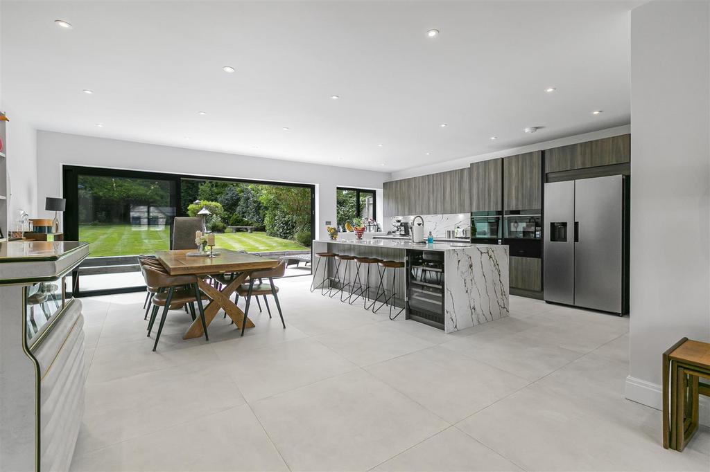 Links Drive, Radlett 3 bed chalet for sale £1,695,000