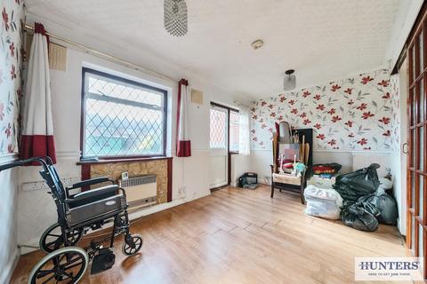 3 bedroom terraced house for sale, Sandgate Road, Welling