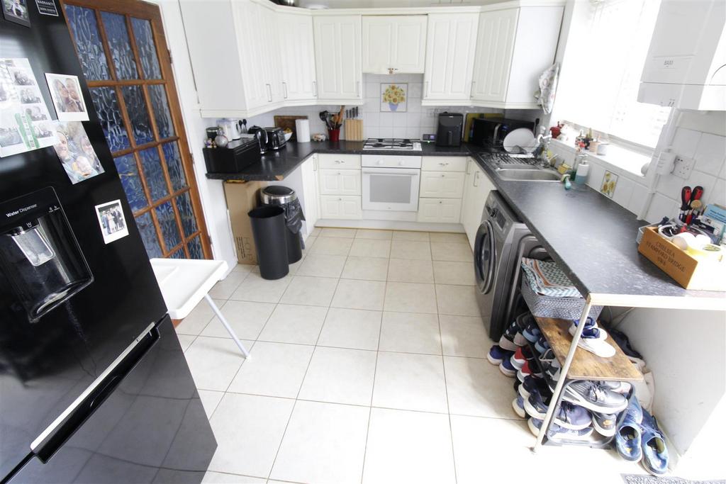 Dawson road, Byfleet 2 bed house for sale £450,000