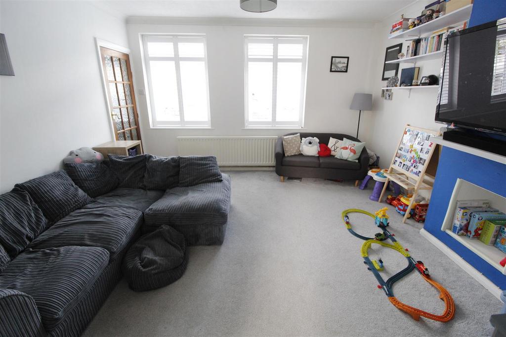 Dawson road, Byfleet 2 bed house for sale £450,000