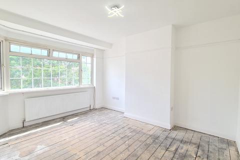 2 bedroom flat to rent, Scotts Road, Southall, UB2