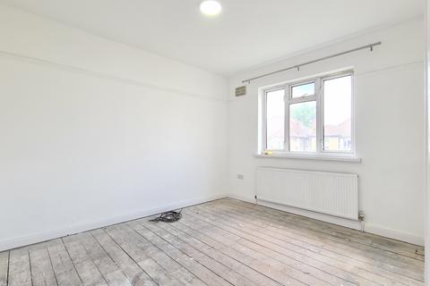 2 bedroom flat to rent, Scotts Road, Southall, UB2