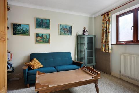 4 Champneys Walk, Cambridge, CB3 9AW