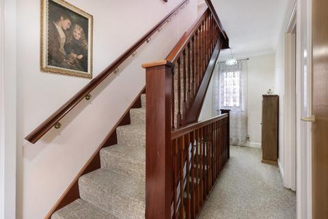 4 Champneys Walk, Cambridge, CB3 9AW