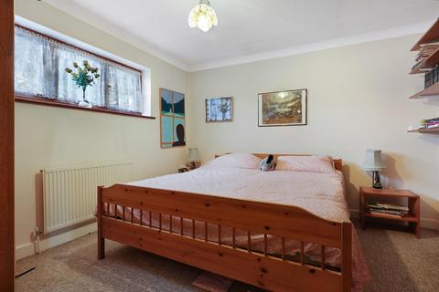 4 Champneys Walk, Cambridge, CB3 9AW