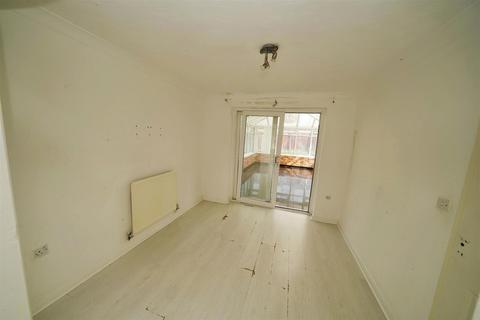 1 Blackhall Close, Kingswood, Hull, HU7 3HN