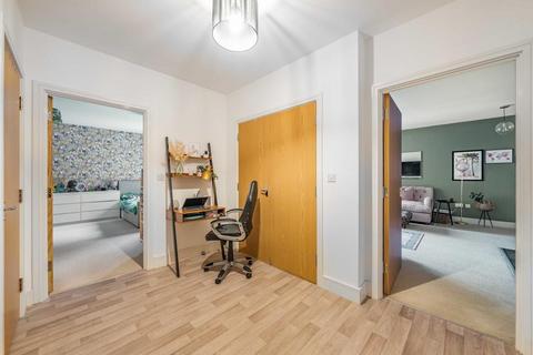 1 bedroom flat for sale, Sunbury-On-Thames,  Surrey,  TW16