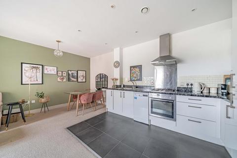 1 bedroom flat for sale, Sunbury-On-Thames,  Surrey,  TW16