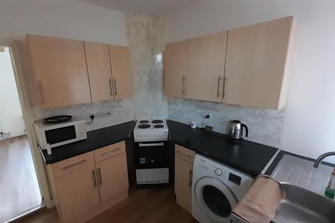 2 bedroom terraced house to rent, Barnsley, S70