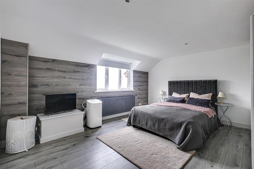 11 Bedroom 1.jpg