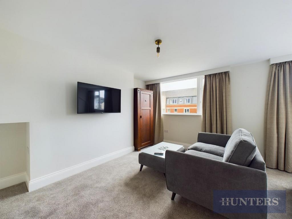 CAM03407 G0-PR0324-STILL022.jpg