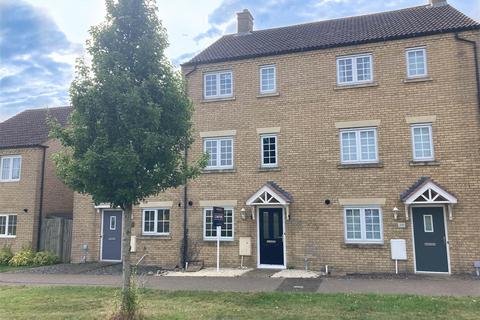 4 bedroom townhouse for sale, Kings Avenue, Ely CB7