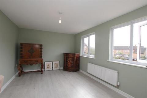 4 bedroom townhouse for sale, Kings Avenue, Ely CB7