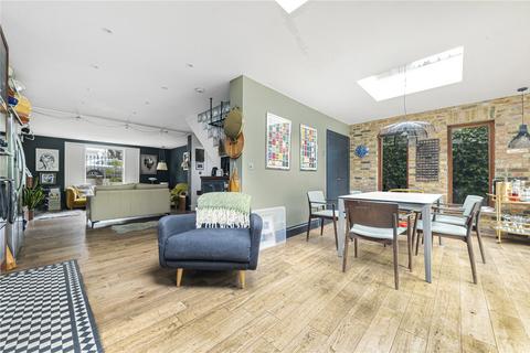 4 bedroom end of terrace house for sale, Cranfield Road, London, SE4