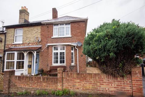 3 bedroom semi-detached house to rent, Yarborough Road, East Cowes