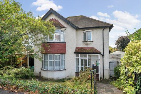 15 Bramley Avenue, Coulsdon, CR5 2DS