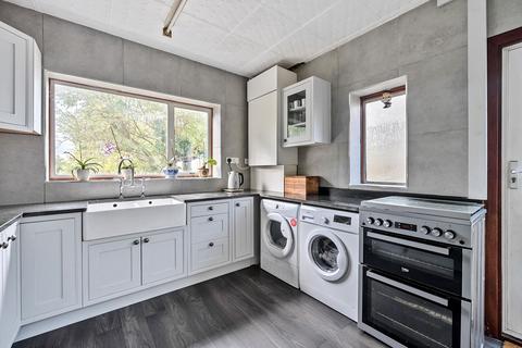 15 Bramley Avenue, Coulsdon, CR5 2DS