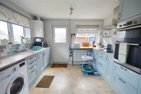 3 bedroom detached bungalow for sale, Springfield Road, Mere