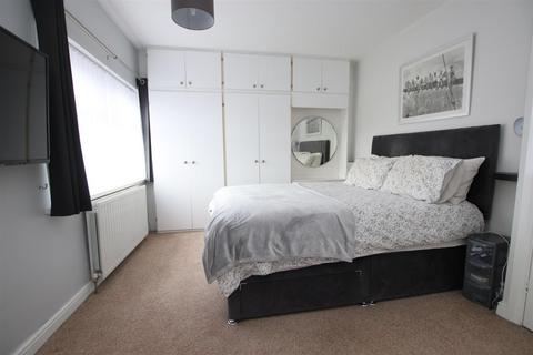 15 Plumpton Gardens, Bradford, BD2 1PF