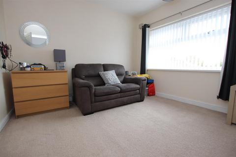 15 Plumpton Gardens, Bradford, BD2 1PF