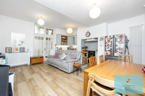 3 bedroom apartment for sale, Adelaide Crescent, Hove, BN3