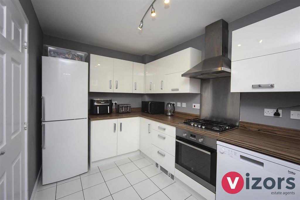 Fairweather Close, Brockhill, Redditch 3 bed semidetached house for