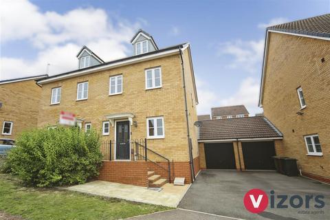 3 bedroom semi-detached house for sale, Fairweather Close, Brockhill, Redditch