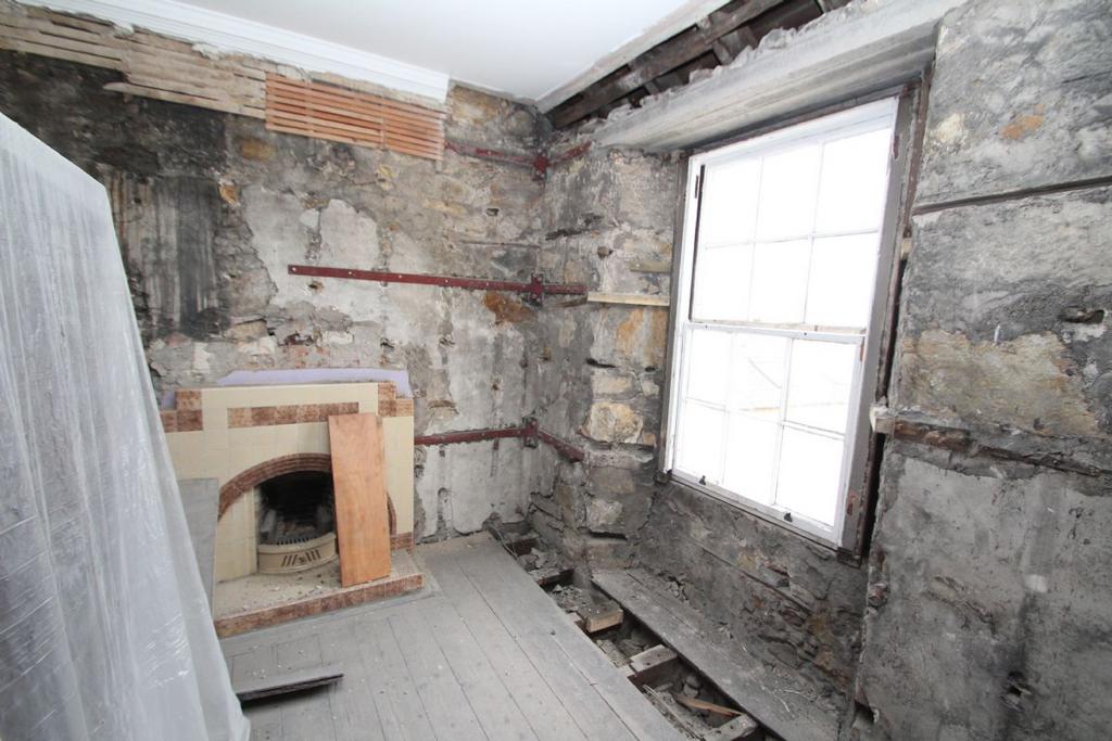 Townsend Place, Flat A, Kirkcaldy KY1 2 bed flat for sale £25,000