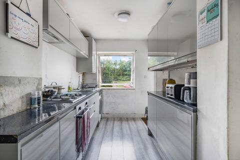 18 The Glade, Coulsdon, CR5 1SL