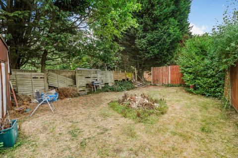 18 The Glade, Coulsdon, CR5 1SL