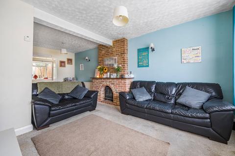 18 The Glade, Coulsdon, CR5 1SL