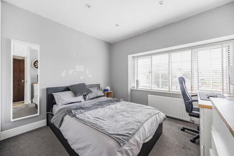 18 The Glade, Coulsdon, CR5 1SL
