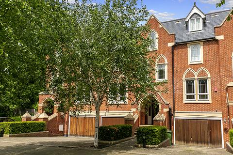 5 bedroom townhouse for sale, Pomeroy Close, Twickenham TW1