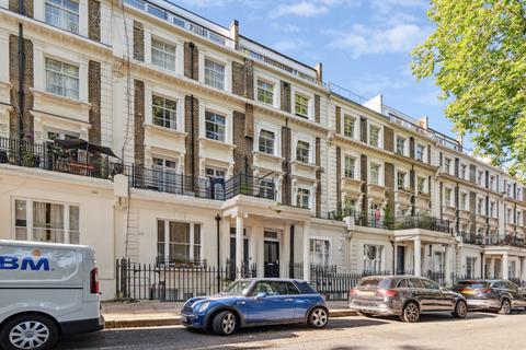 2 bedroom flat to rent, Arundel Square, Islington