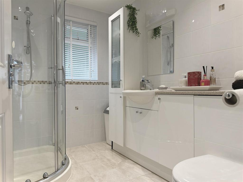 Ensuite.jpg