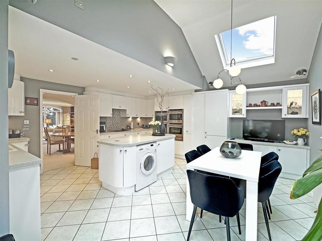 Kitchen Diner 1.jpg