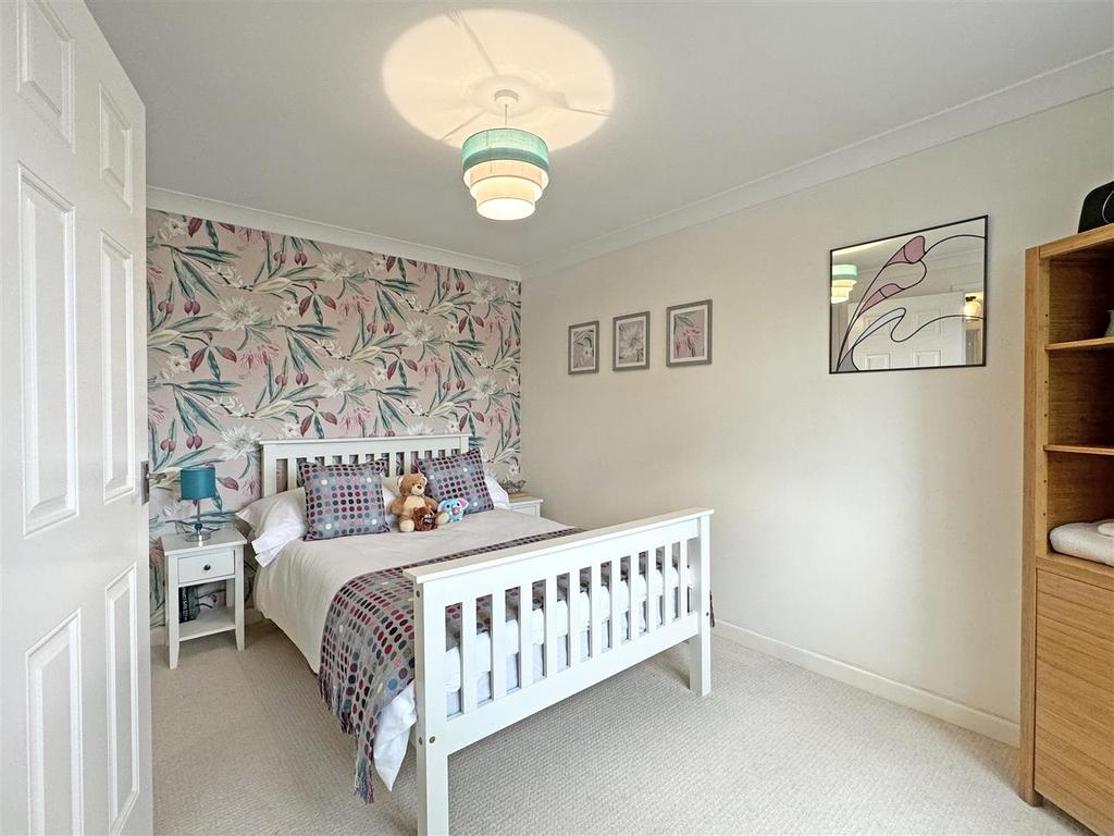 Bedroom 4.jpg
