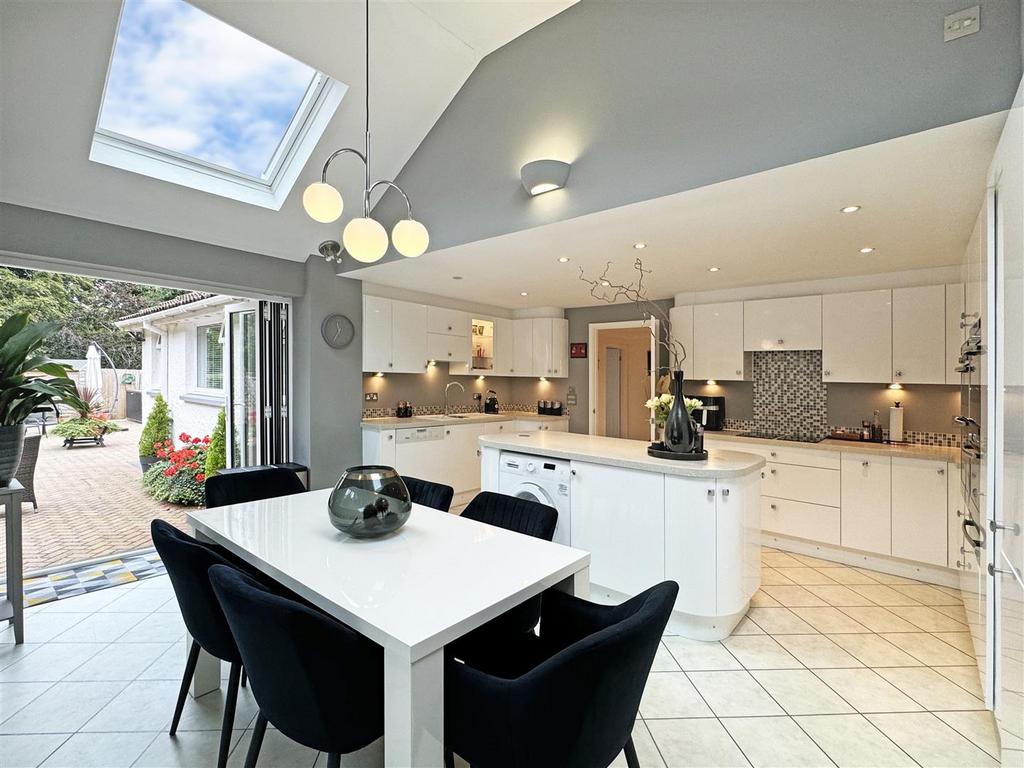 Kitchen Diner 2.jpg