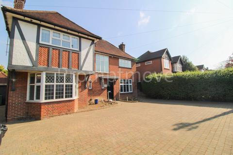 5 bedroom detached house to rent, Old Bedford Road Luton LU2 7EQ