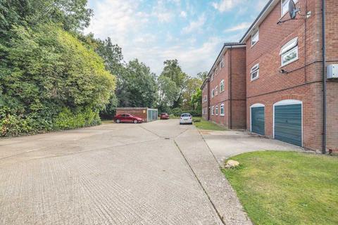 4 Cobblers Close, Farnham Royal, Slough, SL2 3DT